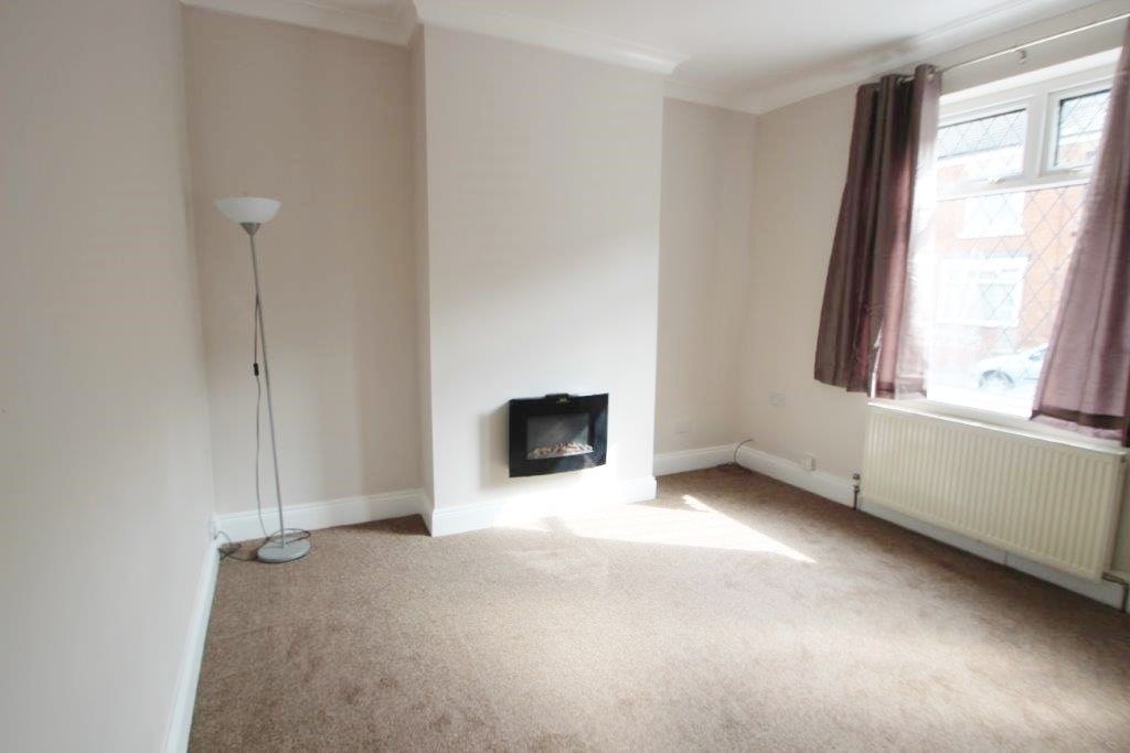 Property photo 3 of 16 Lounge