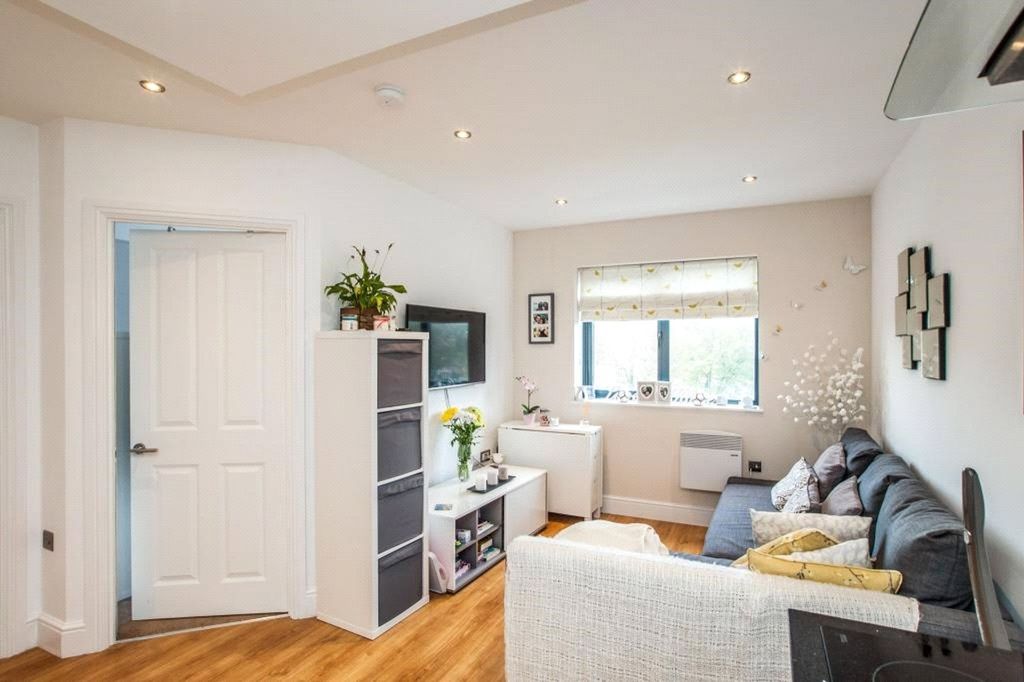 Property photo 3 of 9 Lounge