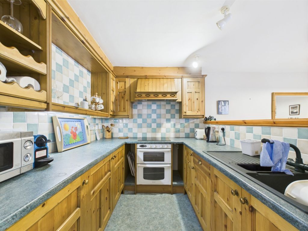 Property photo 2 of 20
