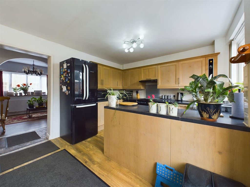 Property photo 3 of 18 Cam03975G0-Pr0028-Still005.Jpg