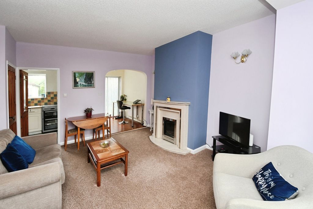 Property photo 2 of 17 Photo