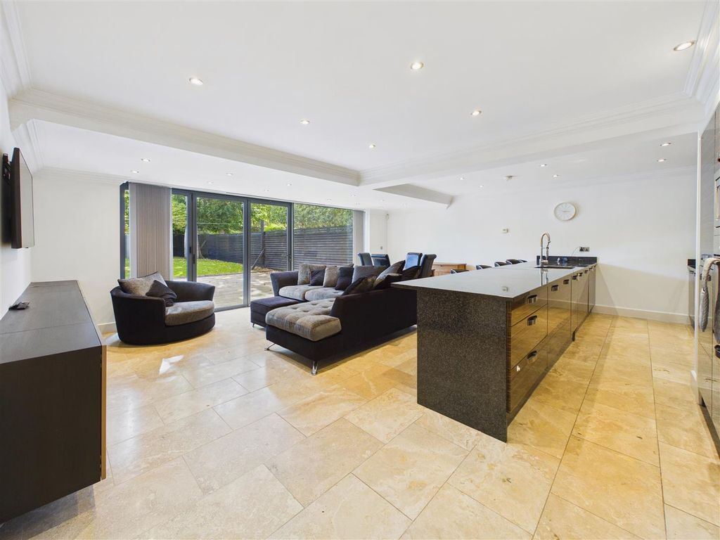 Property photo 3 of 27 Open Plan Living Kitchen