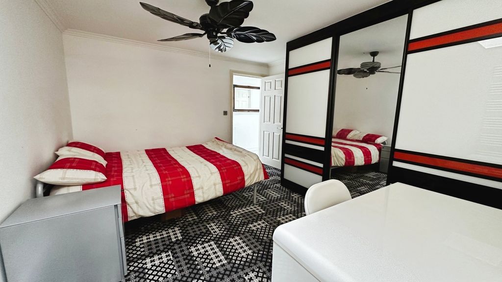 Property photo 2 of 6 Pbox-Img.Jpg