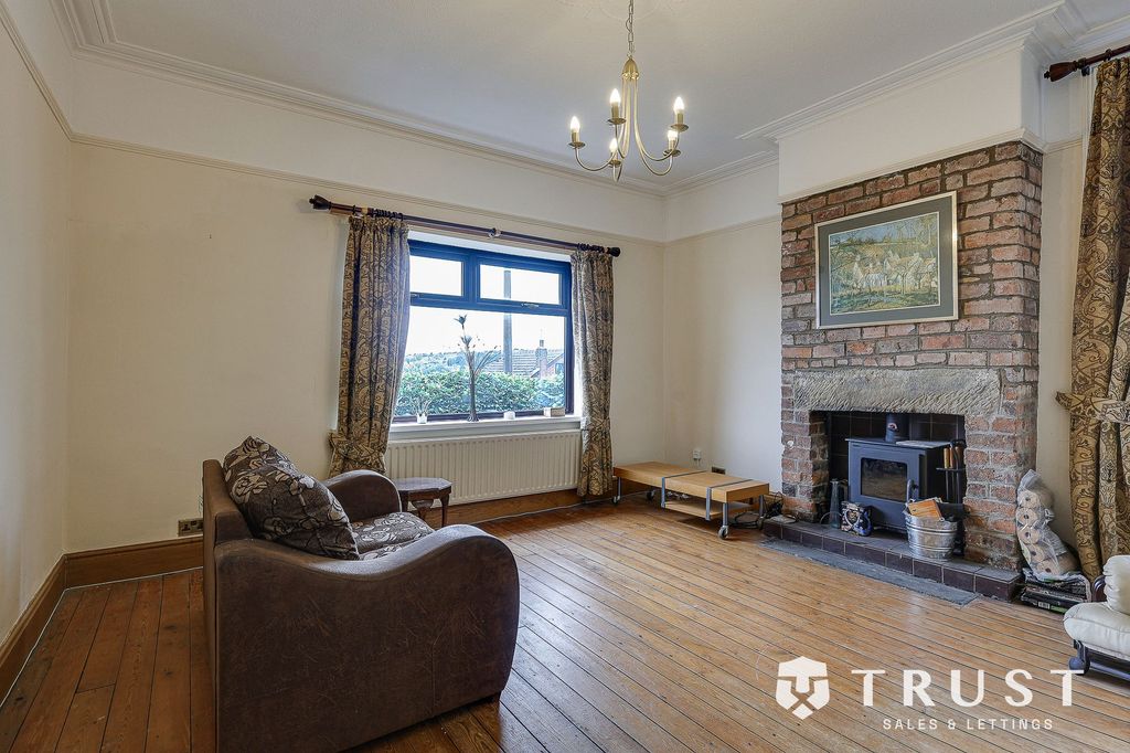 Property photo 3 of 33