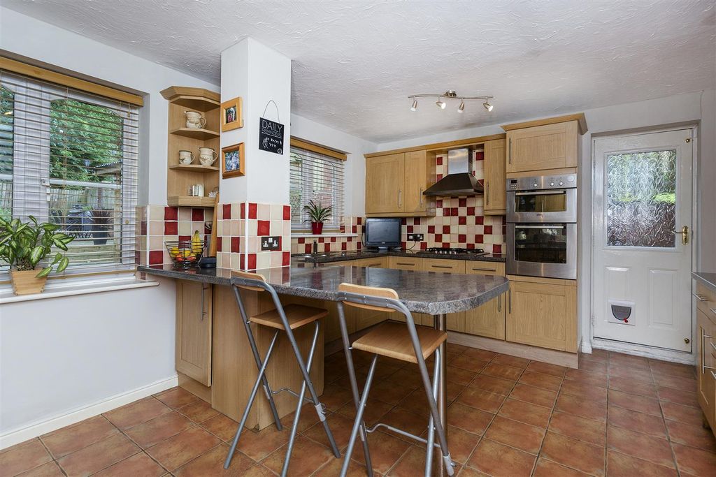 Property photo 2 of 64