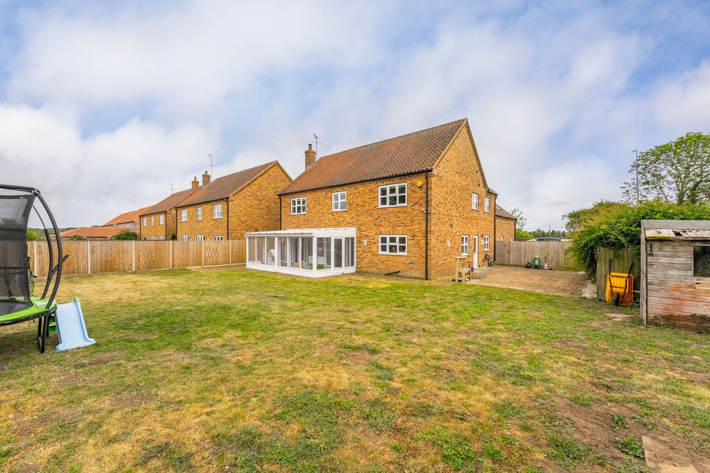 Property photo 2 of 24