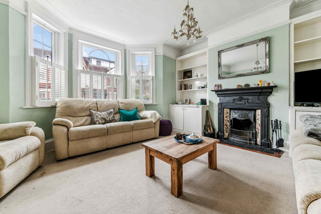 Property photo 2 of 9