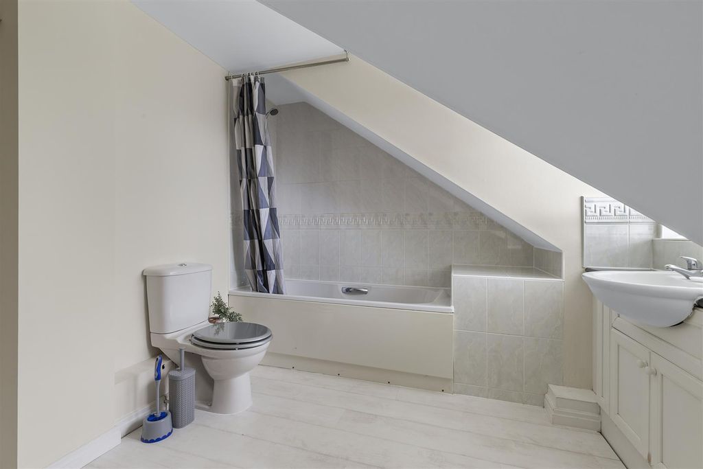 Additional image 15 of 2 bed flat for saleBlackthorn Road, Ilkley LS29