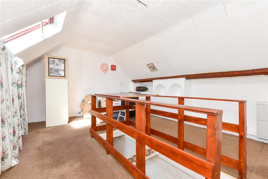 Property photo 3 of 13 Loft Room