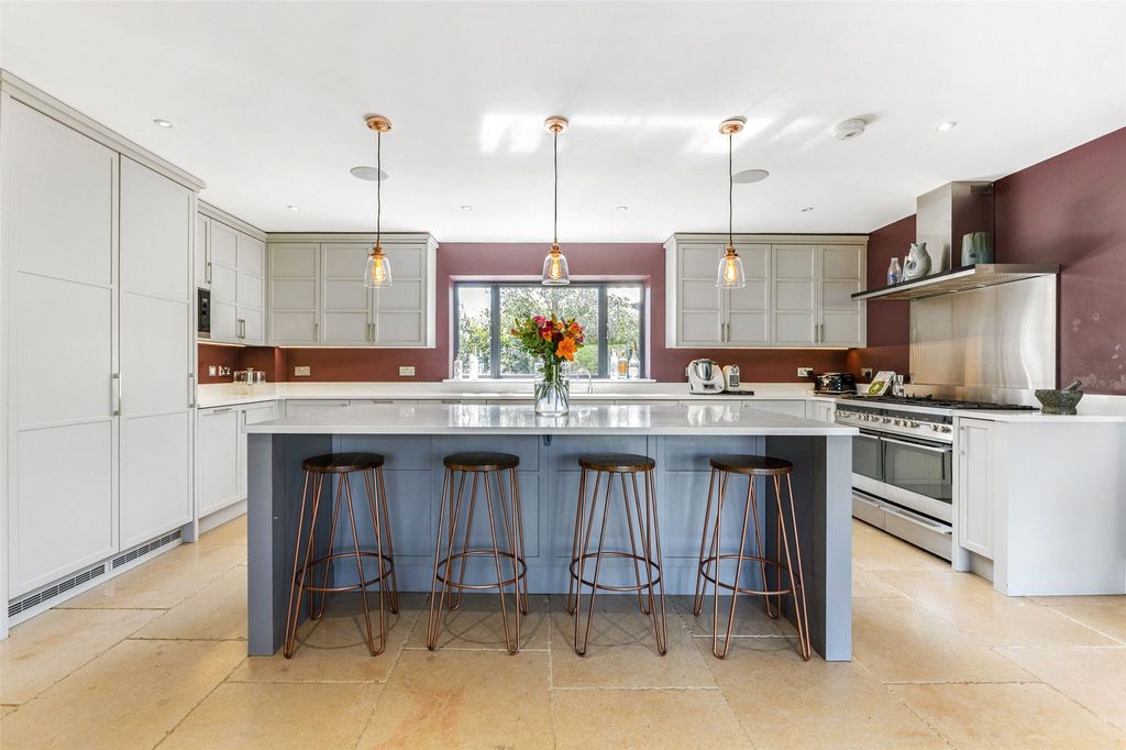Additional image 10 of 6 bed detached house for saleMalders Lane, Maidenhead, Berkshire SL6