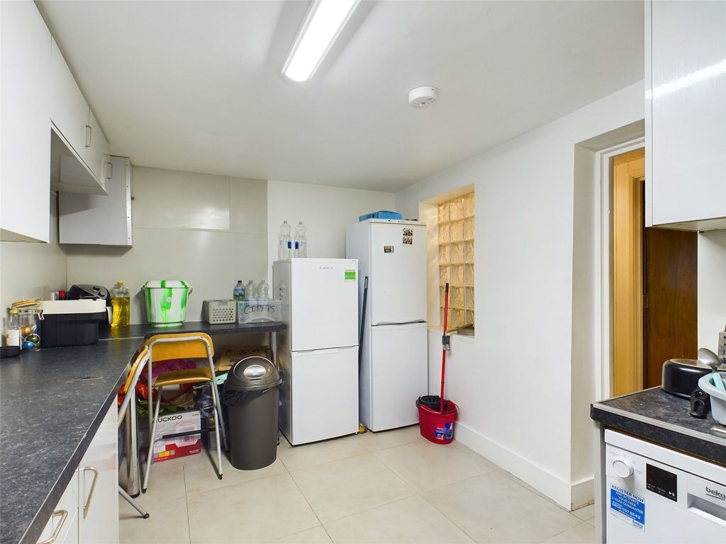 Property photo 2 of 33 Kitchen