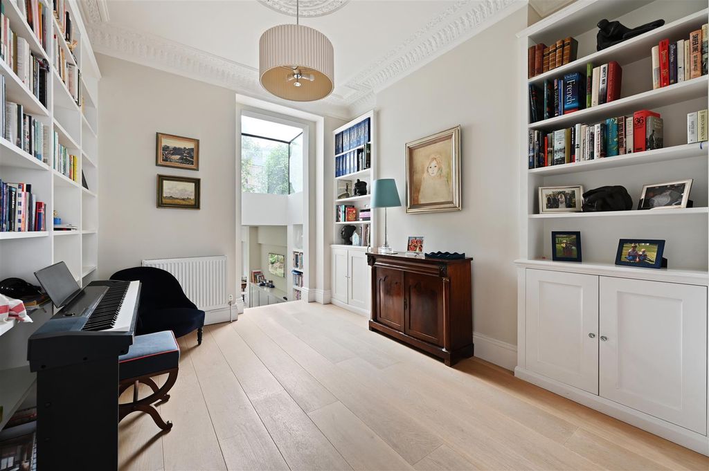 Property photo 2 of 19 Reception