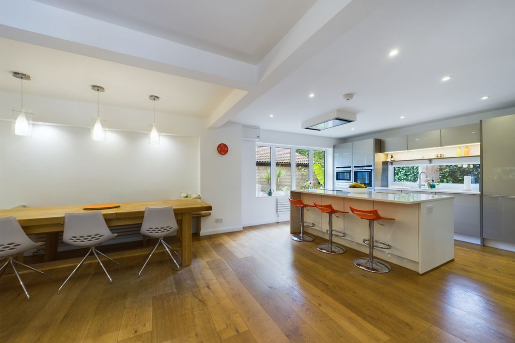 Property photo 3 of 45 Photo 41