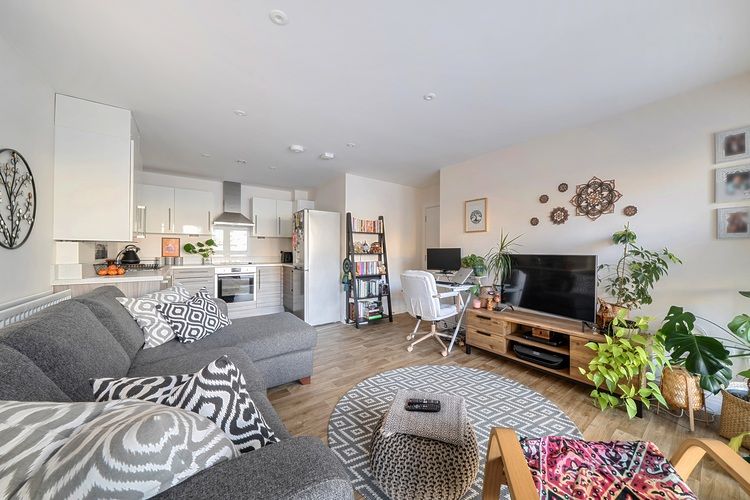 Property photo 1 of 17