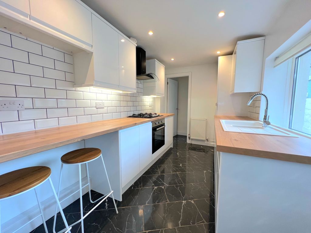 Property photo 2 of 11 Image