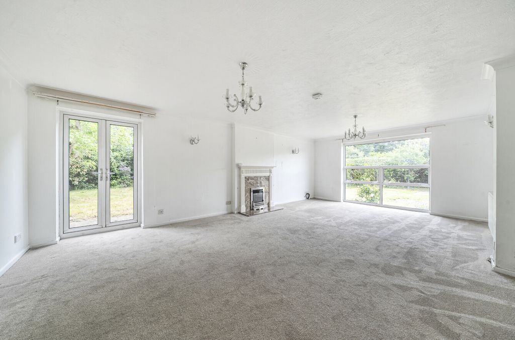 Property photo 3 of 13 14658596