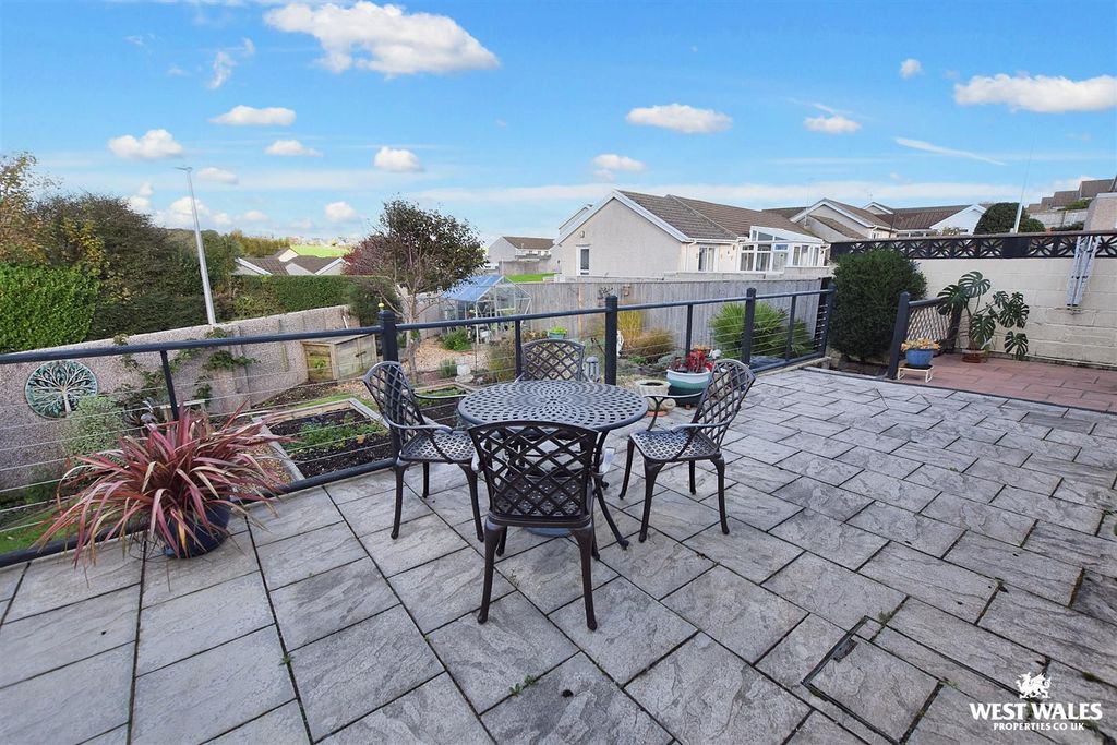 Additional image 8 of 3 bed detached bungalow for saleSilverstream Drive, Hakin, Milford Haven SA73