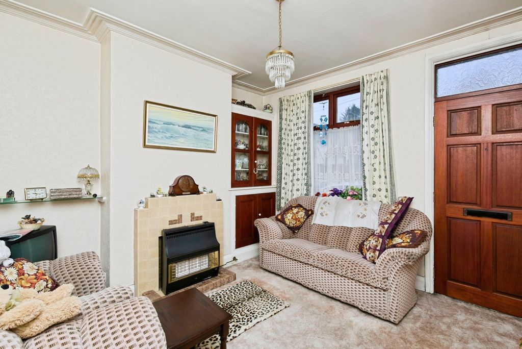 Property photo 2 of 17 Photo