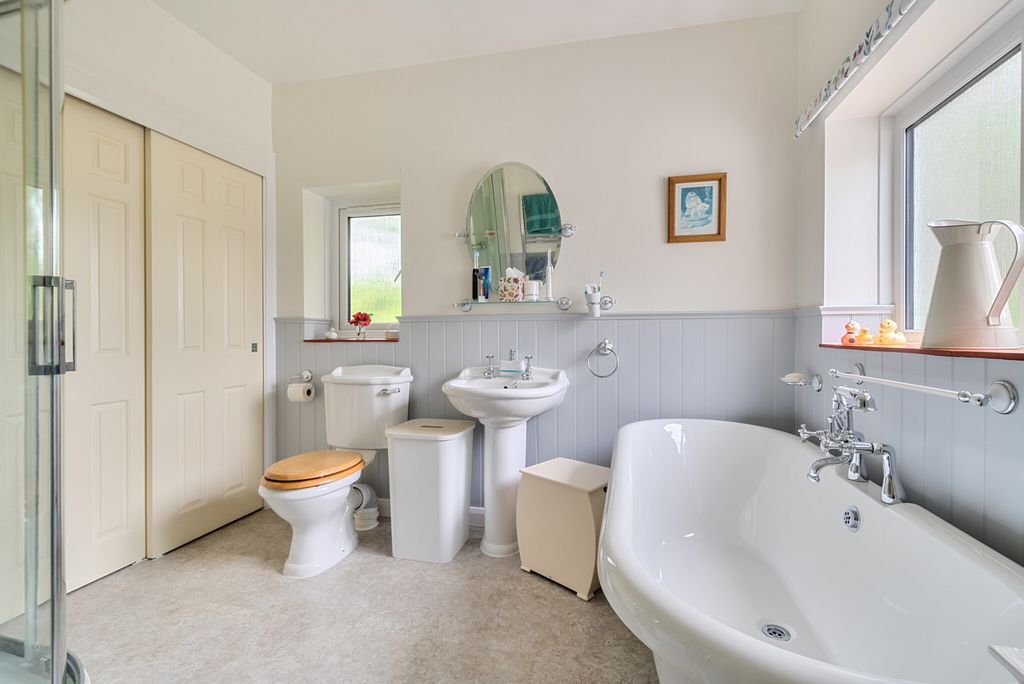 Property photo 3 of 27 1295486-21-682F39...
