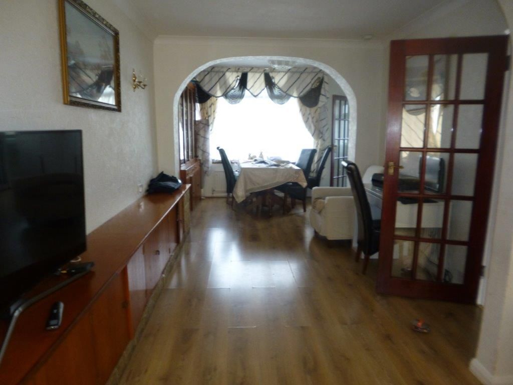 Property photo 3 of 11 Gallery