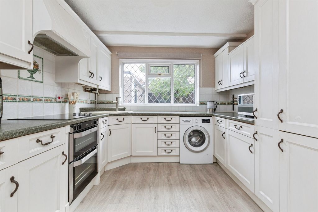 Property photo 2 of 16