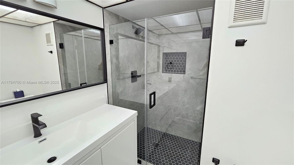 Property photo 3 of 20 <Alttext/>
