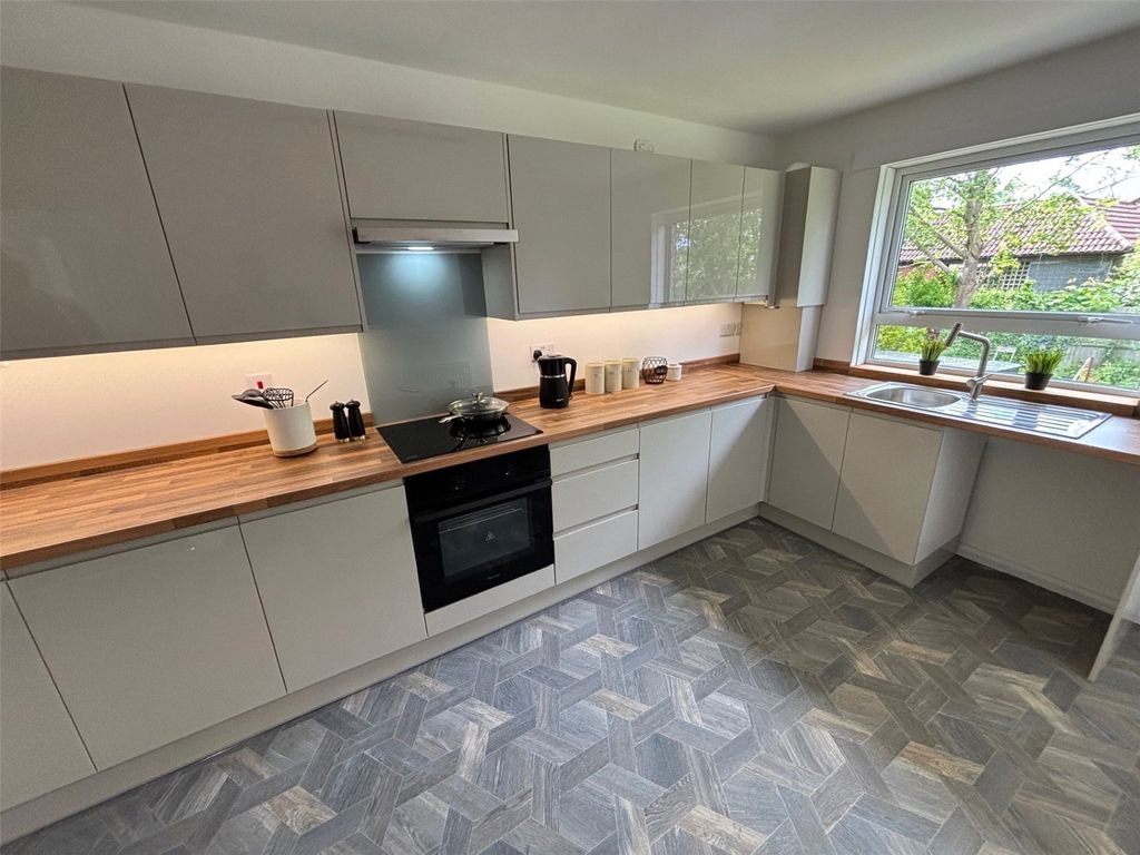 Property photo 2 of 14 Picture No. 03