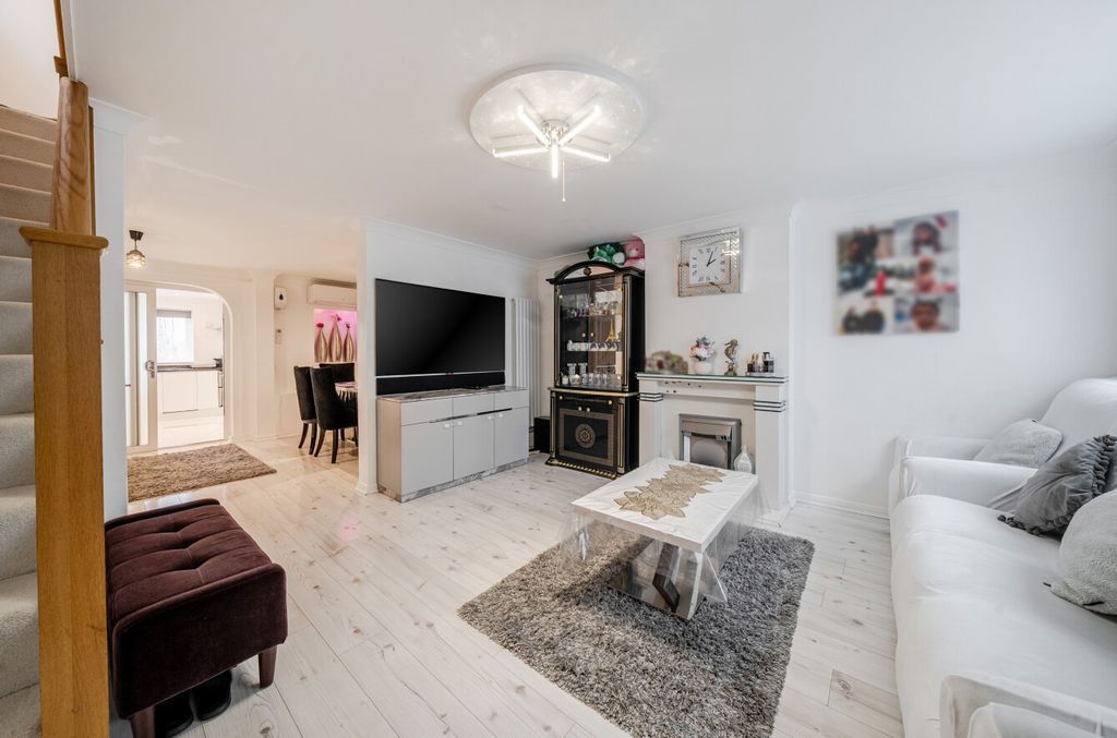 Property photo 2 of 10 1516292-12-1A0813...