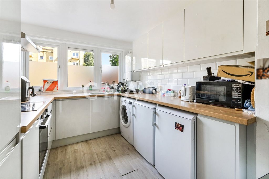 Property photo 1 of 12 Picture No. 16