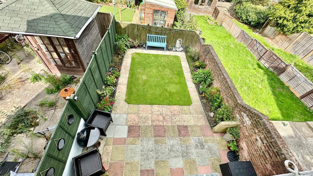 Property photo 2 of 29