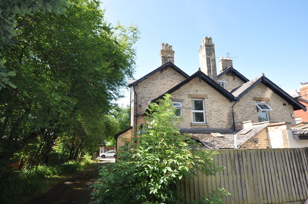 Property photo 1 of 8 036 (3)