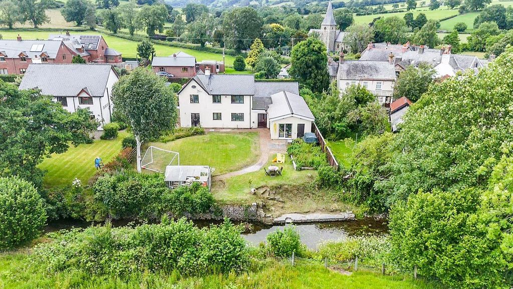 Property photo 1 of 16 Dji_Fly_20250627_154237_0_1751035357515_Photo_Low_