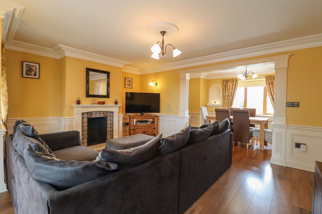 Property photo 2 of 33 3494957