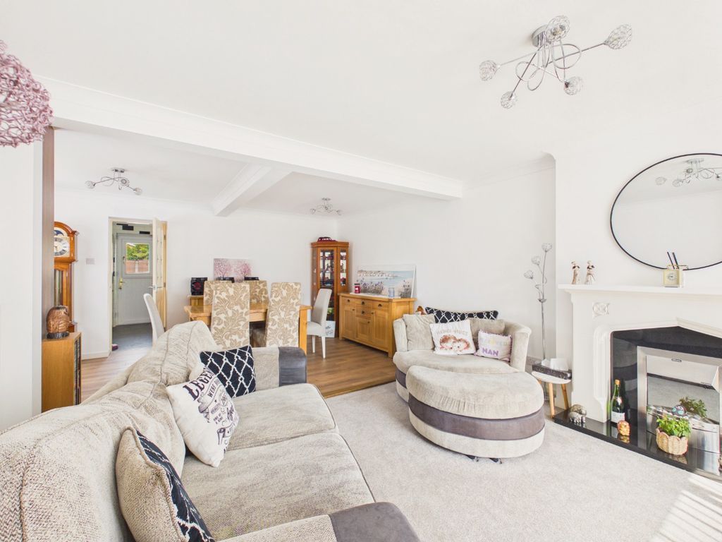 Property photo 2 of 19 5233835