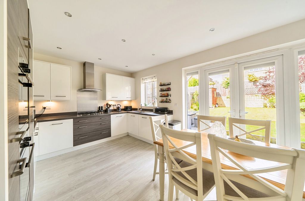 Property photo 3 of 16 1459213-10-6A1088...