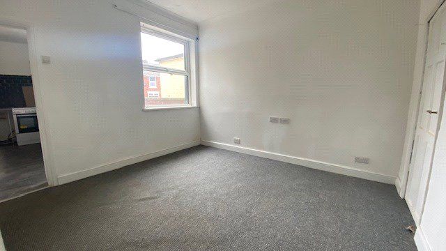 Property photo 3 of 7 Picture No. 12