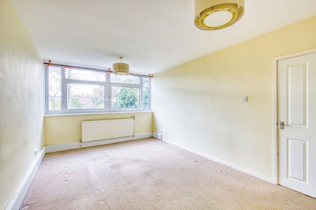 Property photo 3 of 8 3_Cotman_Close_Westleigh_Avenue_Image3_19537_4.Jpg