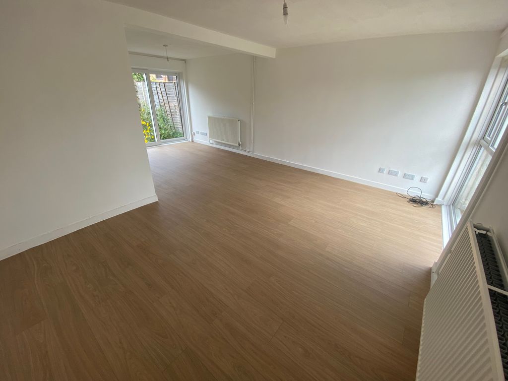 Property photo 3 of 11 Image