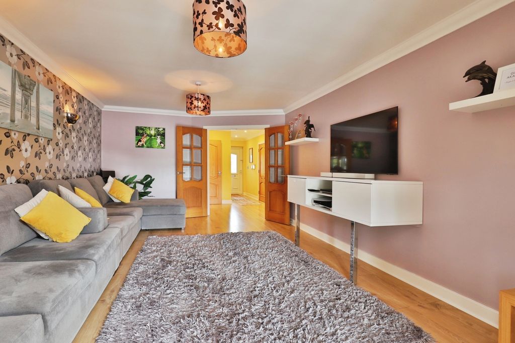 Property photo 2 of 16 Photo