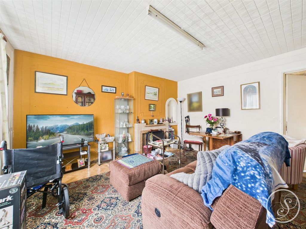 Property photo 3 of 13 Lounge/Diner