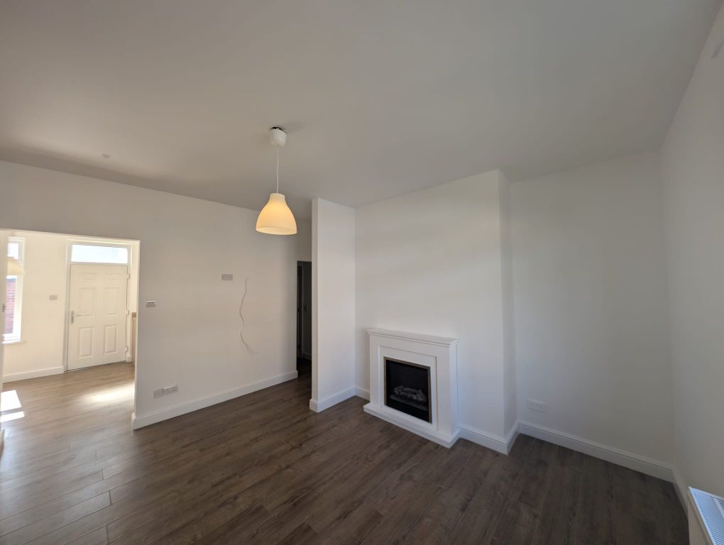 Property photo 2 of 11 Living Room