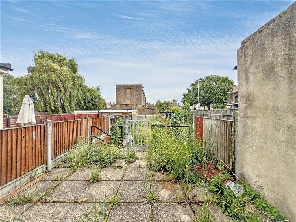 Property photo 2 of 5