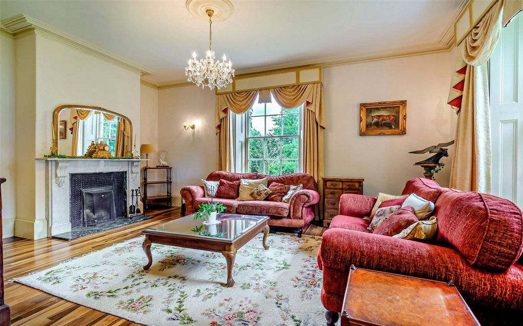 Property photo 2 of 23 Sitting Room