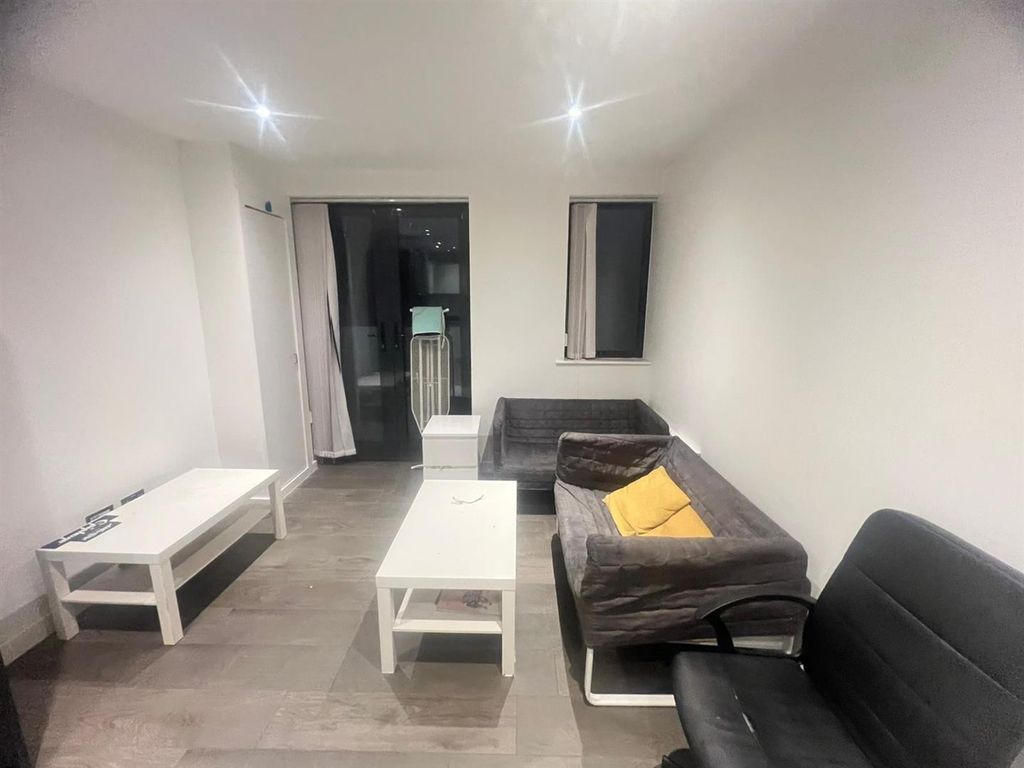 Property photo 2 of 6 Gallery