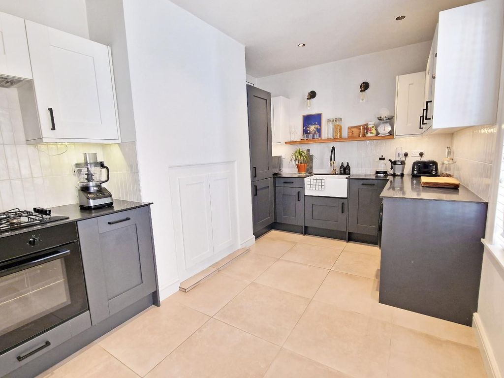 Property photo 3 of 16 Kitchen/Breakfast Room