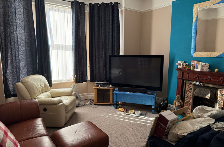 Property photo 2 of 12
