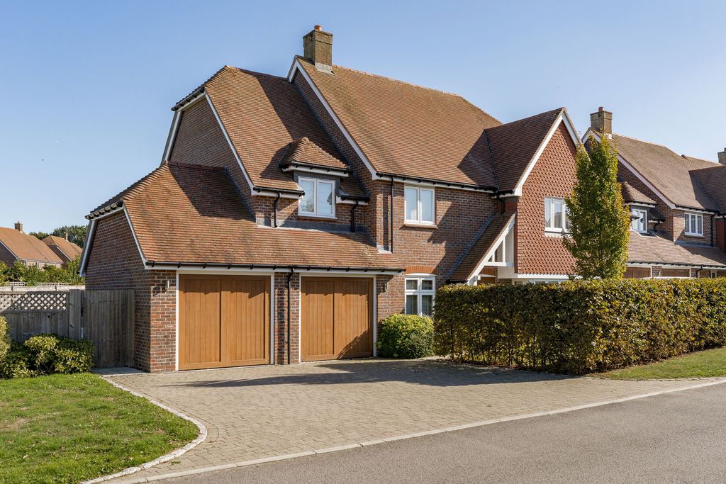 Property photo 1 of 31