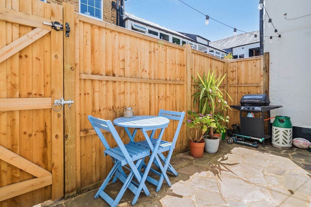 Property photo 2 of 13 1473377-9-6A3Bd3d...