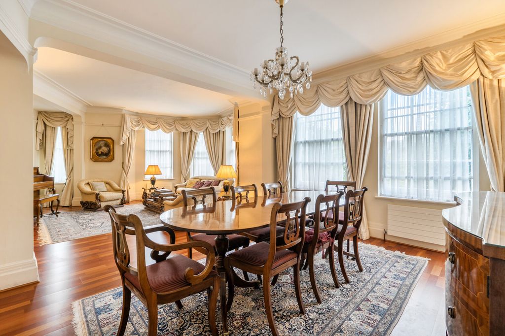 Property photo 3 of 24 Dining Area