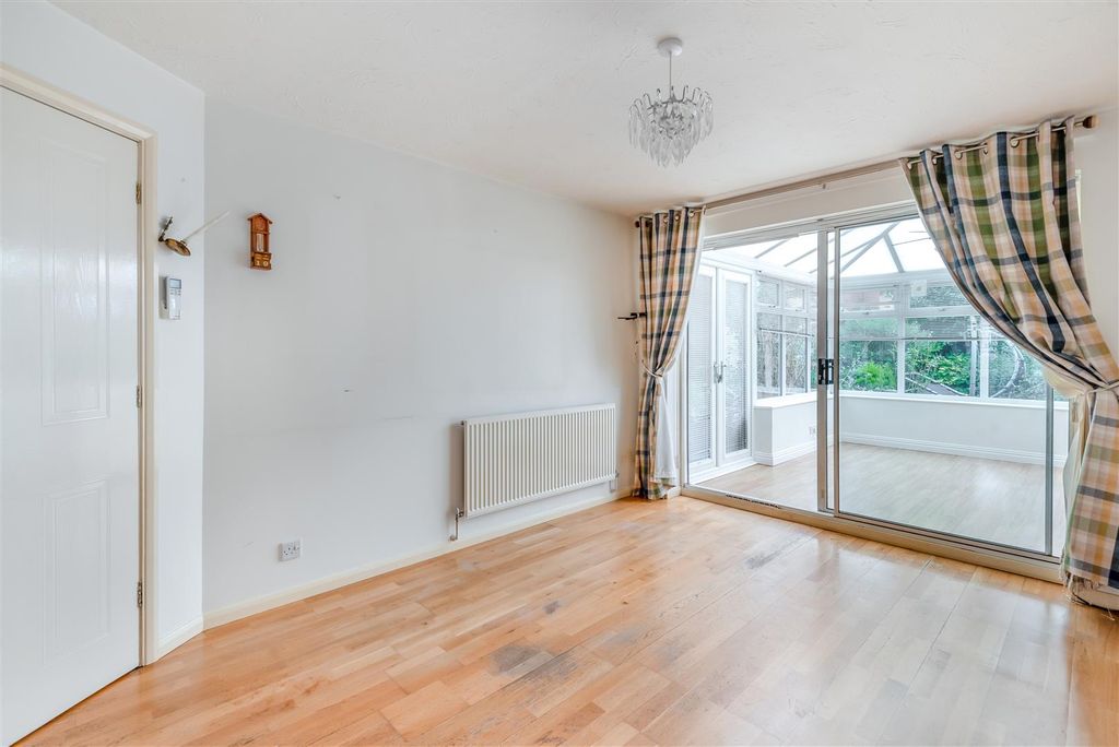 Property photo 2 of 31 8659413-Interior03.Jpg